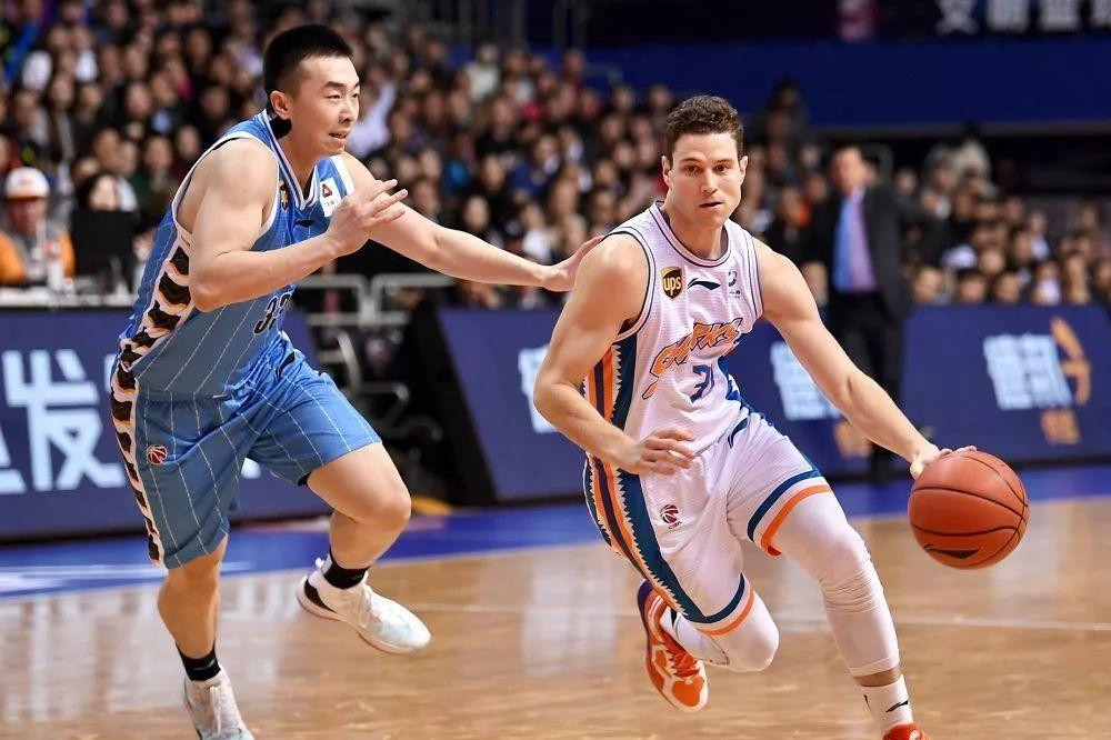  巴黎圣日耳曼青训营曝丑闻 多名教练遭调查  