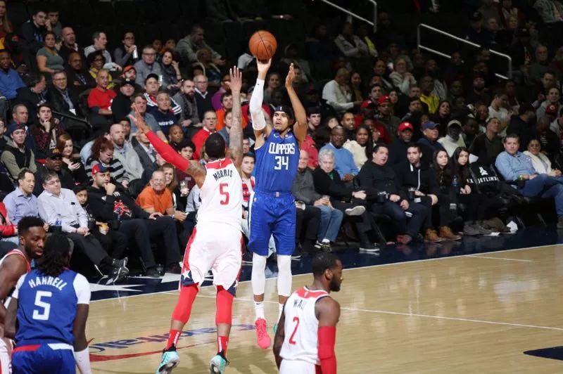  黄蜂布里奇斯交易 加盟篮网组三巨头  