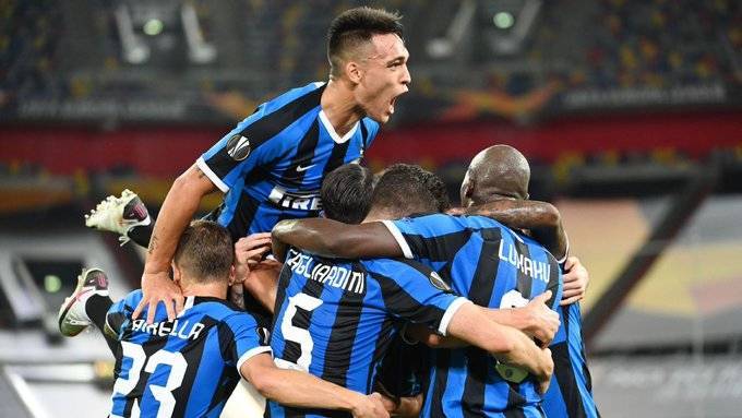  劳塔罗梅开二度助国米登顶积分榜首  